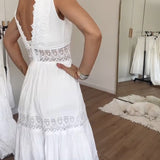 Circe - Spitzen-Camisolekleid mit V-Ausschnitt